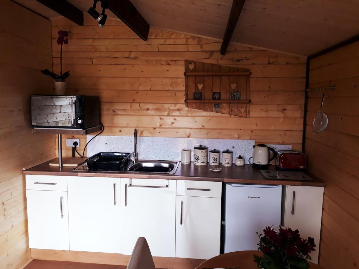 Country Bumpkin - Romantic Couples Stay In Oakhill Cabin 外观 照片