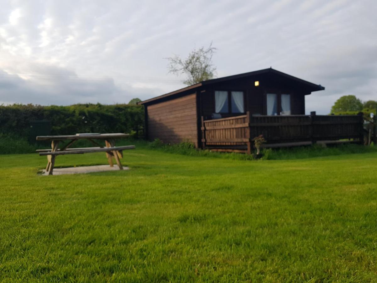 Country Bumpkin - Romantic Couples Stay In Oakhill Cabin 外观 照片