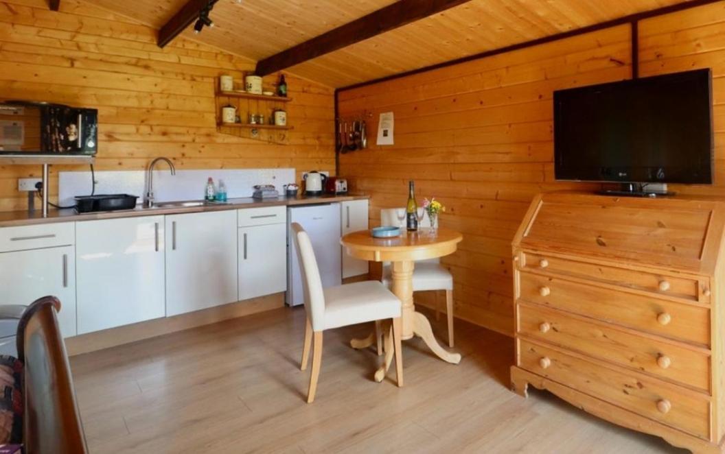 Country Bumpkin - Romantic Couples Stay In Oakhill Cabin 外观 照片