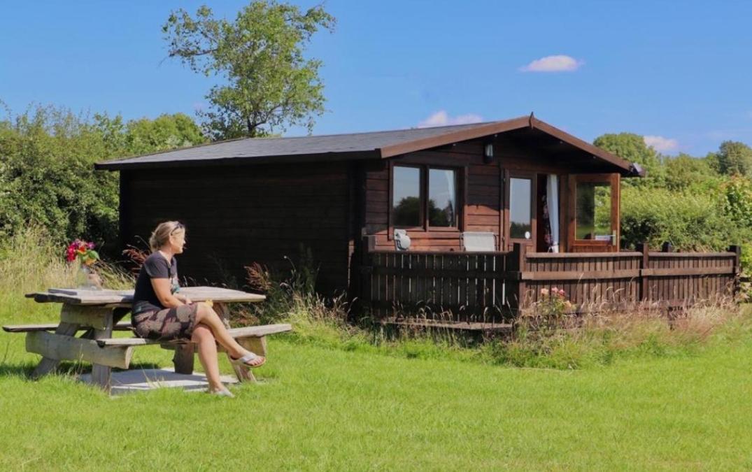 Country Bumpkin - Romantic Couples Stay In Oakhill Cabin 外观 照片
